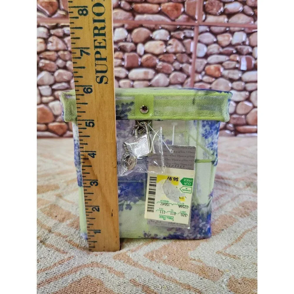 2000 Holly Holderman For Lakehouse Gift Box with Lock #A48